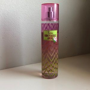 *DISCONTINUED*BATH AND BODY WORKS BODY SPRAY